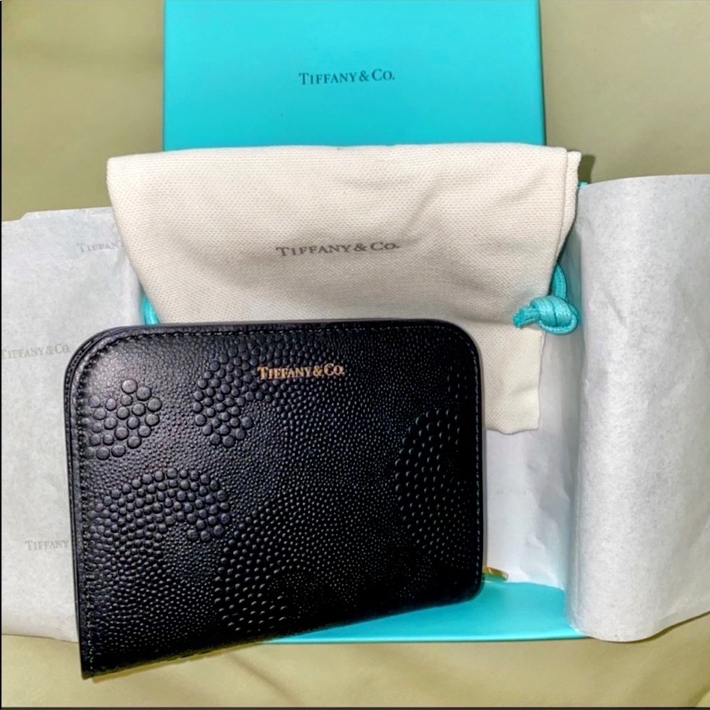 TIFFANY & CO. WAVE LEATHER SMALL ZIP AROUND WALLET